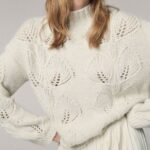 Кирпичный джемпер с дорожкой из листьев