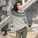 Кофта на пуговицах свободного фасона