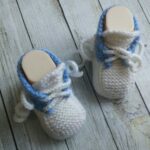 Вязаные спицами пинетки Tom