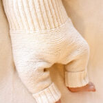 Жилет и штанишки на малыша